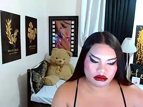 TSbrianaHugeCock Adlı Modelin Web Kamerası Şovu