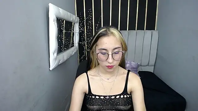 Chat XXX Live moon_shut