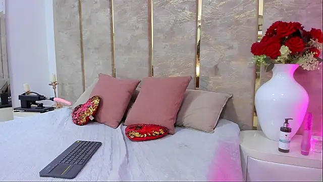 Онлайн чат XXX KiiraMonroe