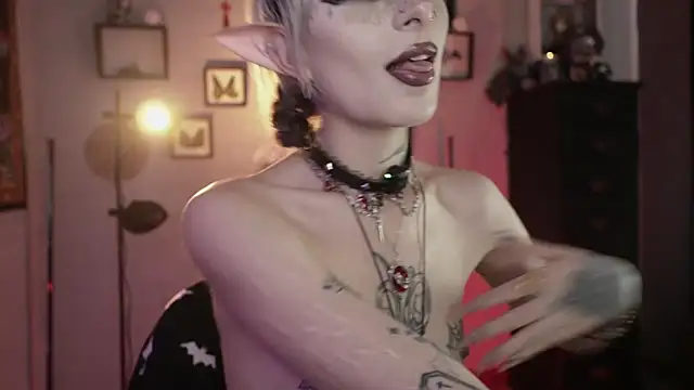 insania_9999_ Chat XXX in diretta