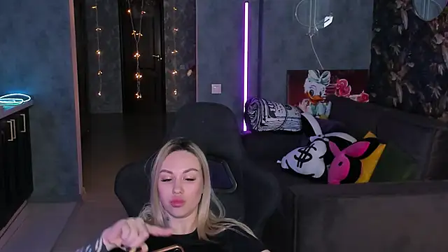 Blckmirrorr's Live XXX Chat