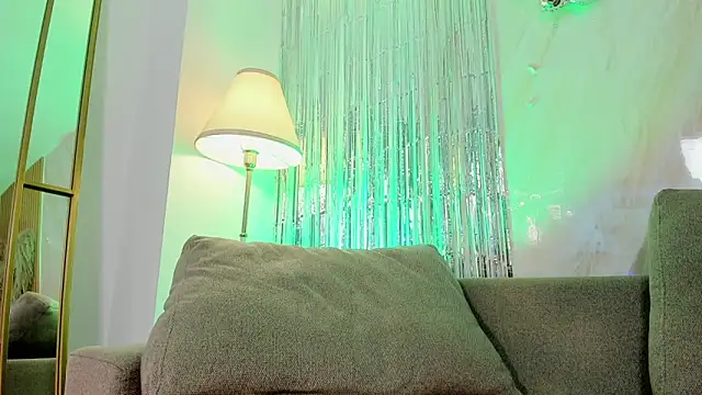 Eliz_jane élő XXX-chatje