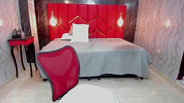 Chat +18 de LatinaHoleQueen ao vivo