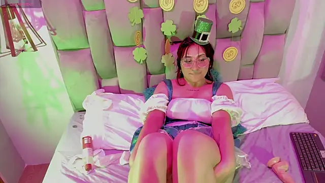 Maddie-LesYoux 现场XXX聊天