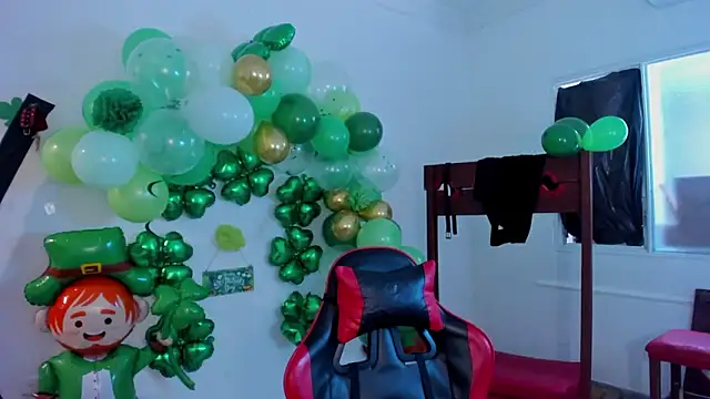 Chatroom XXX en direct de MiaBella_and_Max