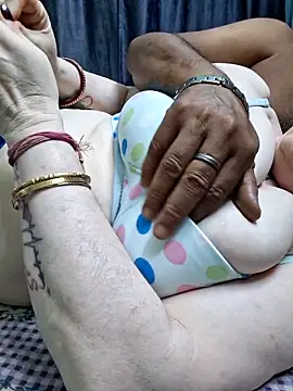 Indian_Coupl3 라이브 XXX 채팅