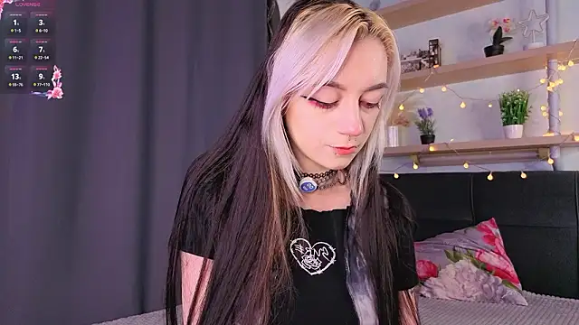 Chat +18 de TristaRoht ao vivo