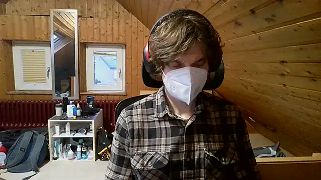 Imagerysin23: διαδικτυακό σόου στην κάμερα