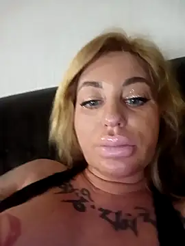 MiaMooly – webcam-show