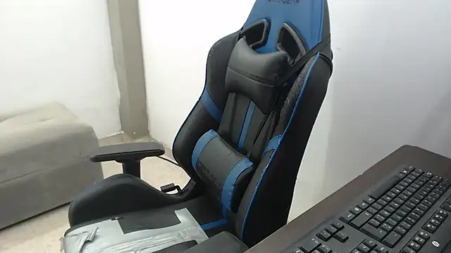 Živý XXX chat Yeimi360