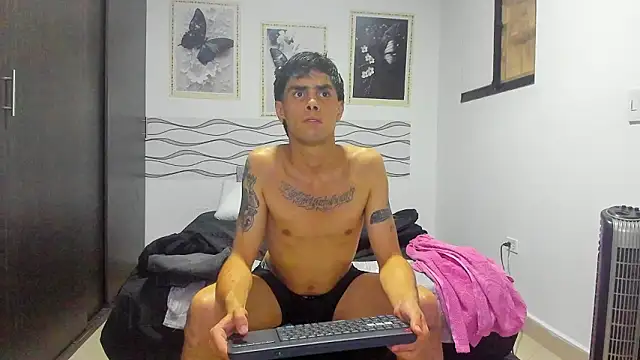 Daniel_Rochax Adlı Modelin Canlı XXX Sohbeti