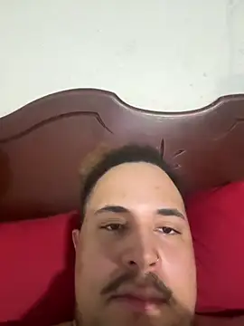 priii89: διαδικτυακό σόου στην κάμερα