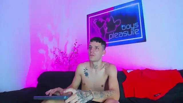 Pleasure_boys_hot Live XXX-Chat