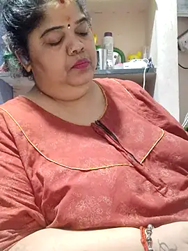 tamilthanushriのライブXXXチャット