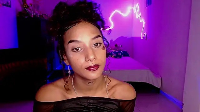 Chelsea__2 Adlı Modelin Canlı XXX Sohbeti