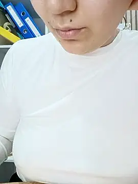 Emi_hot1 现场XXX聊天