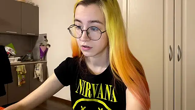 دردشة EmilyHein الجنسية المباشرة