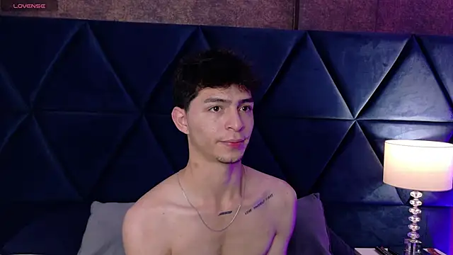 Logan_Woods élő XXX-chatje