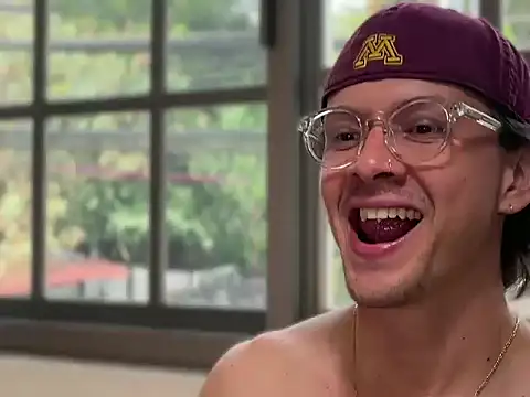 mcklister_kinky_feets Webcam Show