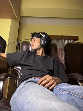 thecatfishh Adlı Modelin Canlı XXX Sohbeti