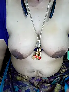 negatamil: διαδικτυακό σόου στην κάμερα