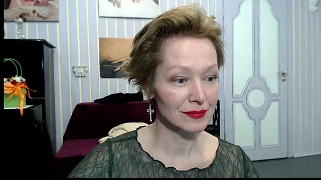 MarquisedeSade's Live XXX Chat