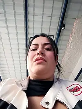 Lesly_10- élő XXX-chatje