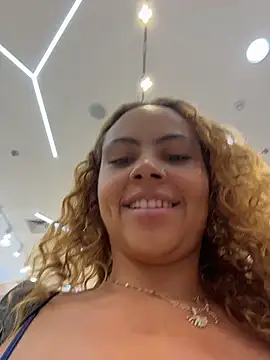 Chloe_Leaozinho élő XXX-chatje