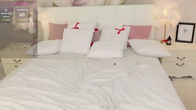 Lunaa_Babygirl élő XXX-chatje