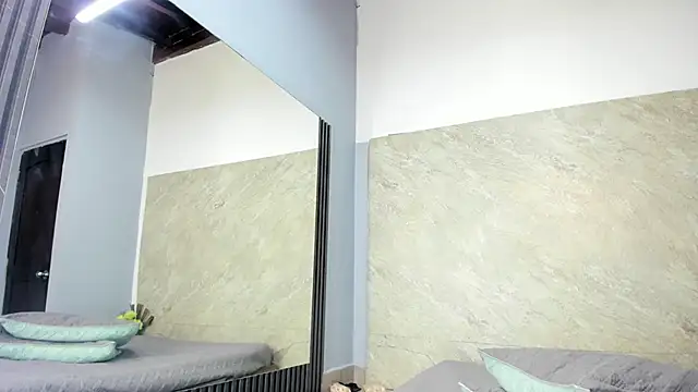 Abby-thompson's Live XXX Chat