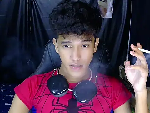 hugekenbigcock Show in webcam