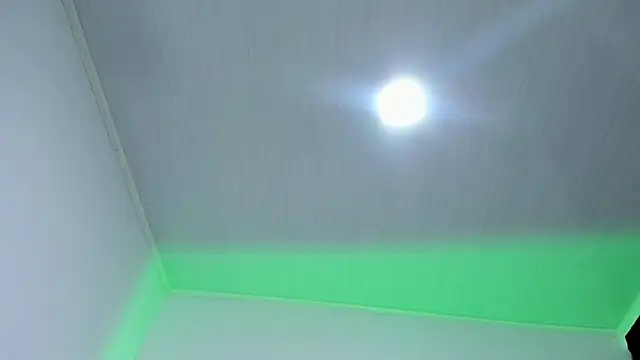 SagiraBelle Adlı Modelin Canlı XXX Sohbeti