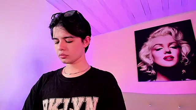 HotThreesoomeのウェブカメラショー