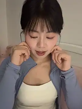 Nana-3 Chat XXX live