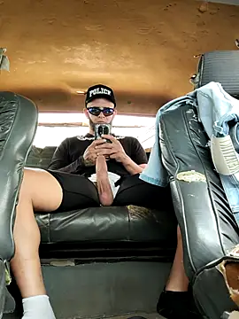 XXX chat uživo modela PIGHIGHDIRTY_p0