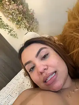 valeria2019hot Chat XXX in diretta