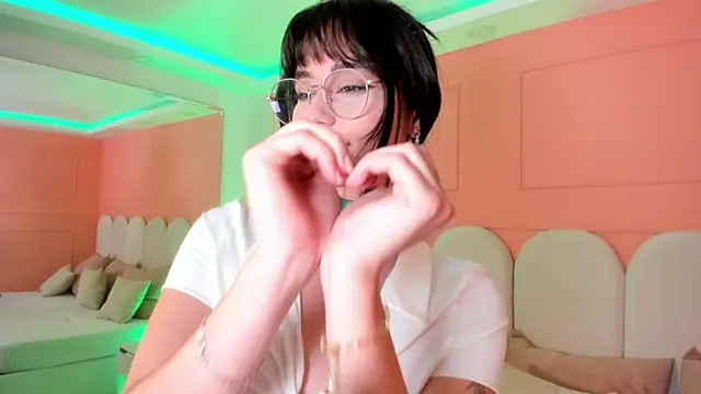 emilly_williams_ 即時 XXX 聊天