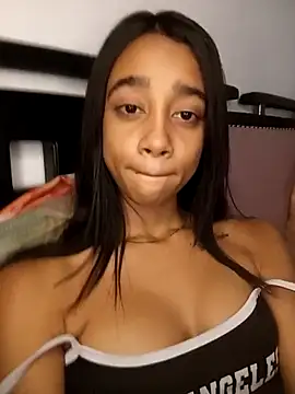 Zoe_Sweett18 即時 XXX 聊天