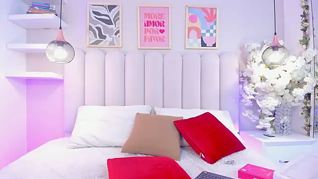 Viollet_xoxo লাইভ XXX চ্যাট