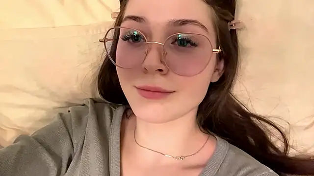 Adel_strongwomanのウェブカメラショー