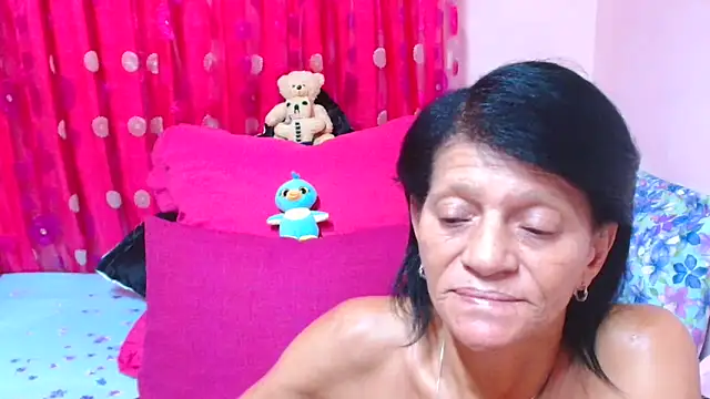 Chat +18 de SLUTTYROXY ao vivo