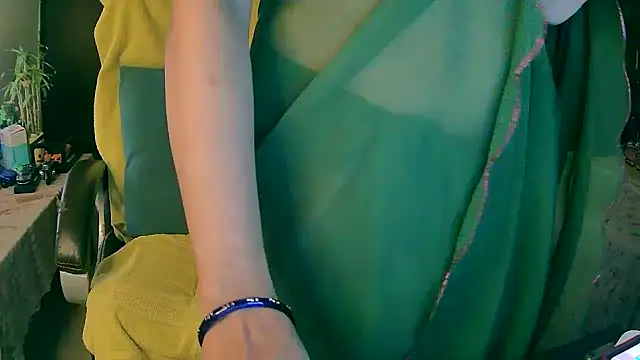 Cute-Tara's Live XXX Chat