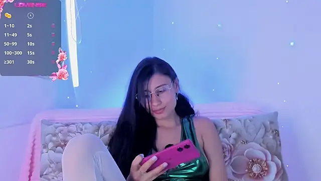 Chat +18 de NayeCloud ao vivo