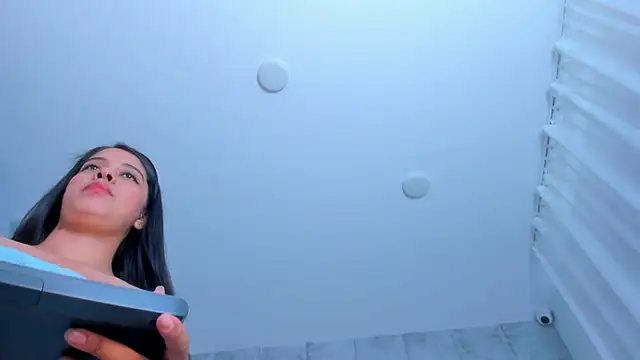 SammyBlassio Adlı Modelin Canlı XXX Sohbeti