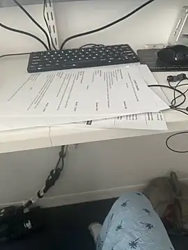 awesomemilkss Show in webcam