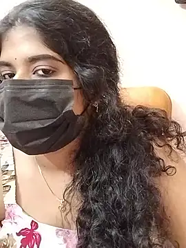 Sunitha28: διαδικτυακό σόου στην κάμερα