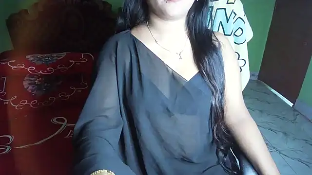 BengaliQueenStar Adlı Modelin Canlı XXX Sohbeti