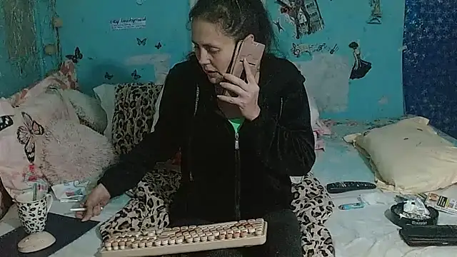 brighteyes77 live XXX chat