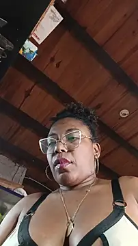 Chat +18 de ChanneldelaCroix ao vivo