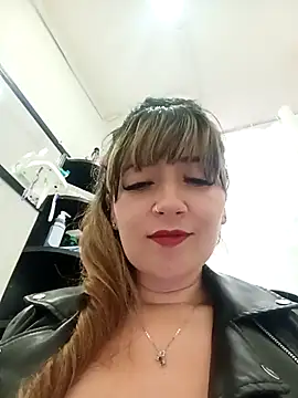 tata_sanz_'s Live XXX Chat